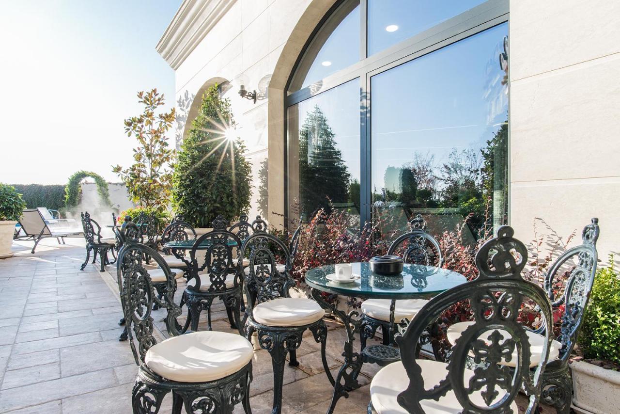Casa Di Fiore Spa And Medical Hotel, Mineral Pools & Private Beach Kranevo Exterior foto The Terrace at the Beverly Hills Hotel