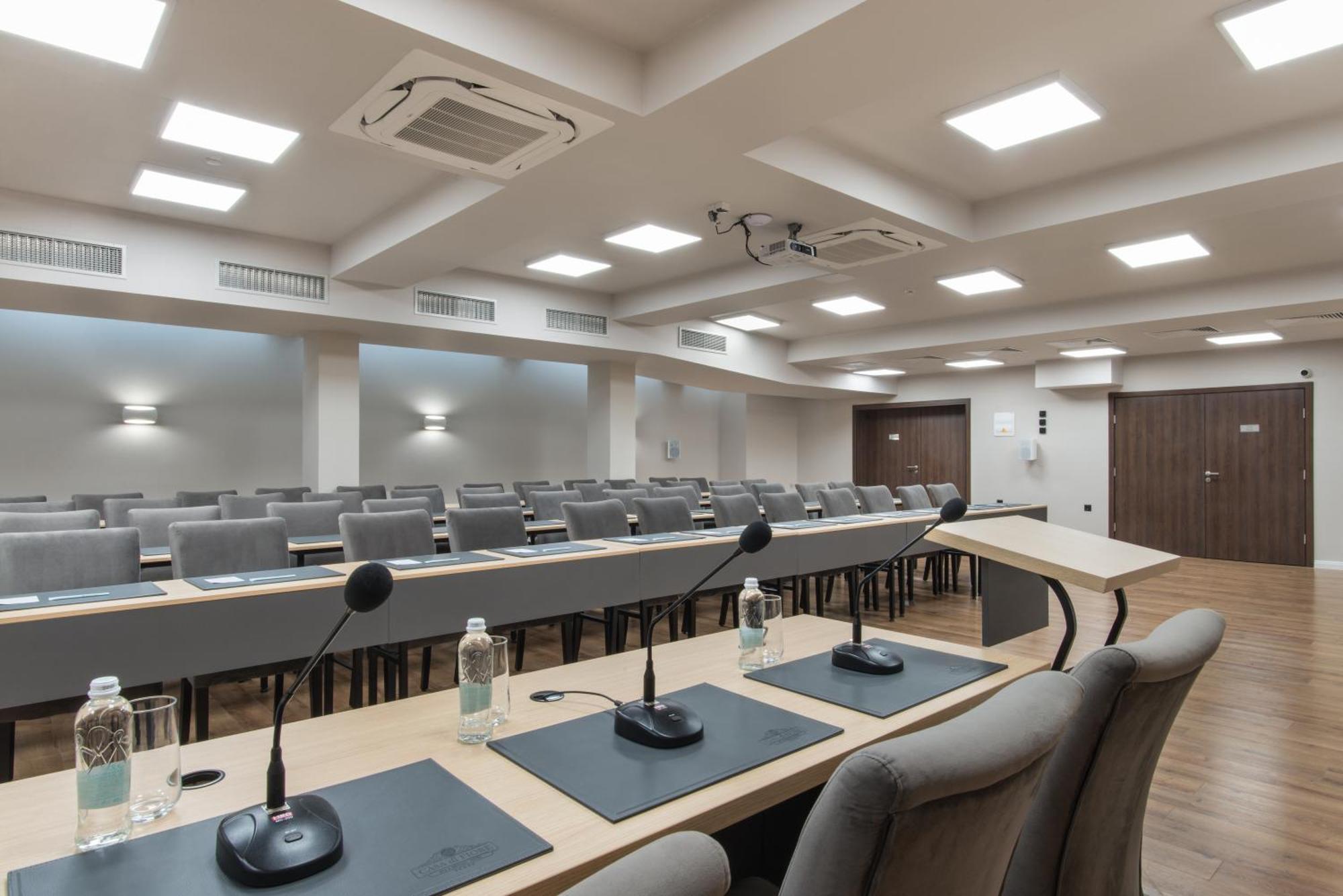 Casa Di Fiore Spa And Medical Hotel, Mineral Pools & Private Beach Kranevo Exterior foto The conference room of the Polish Senate