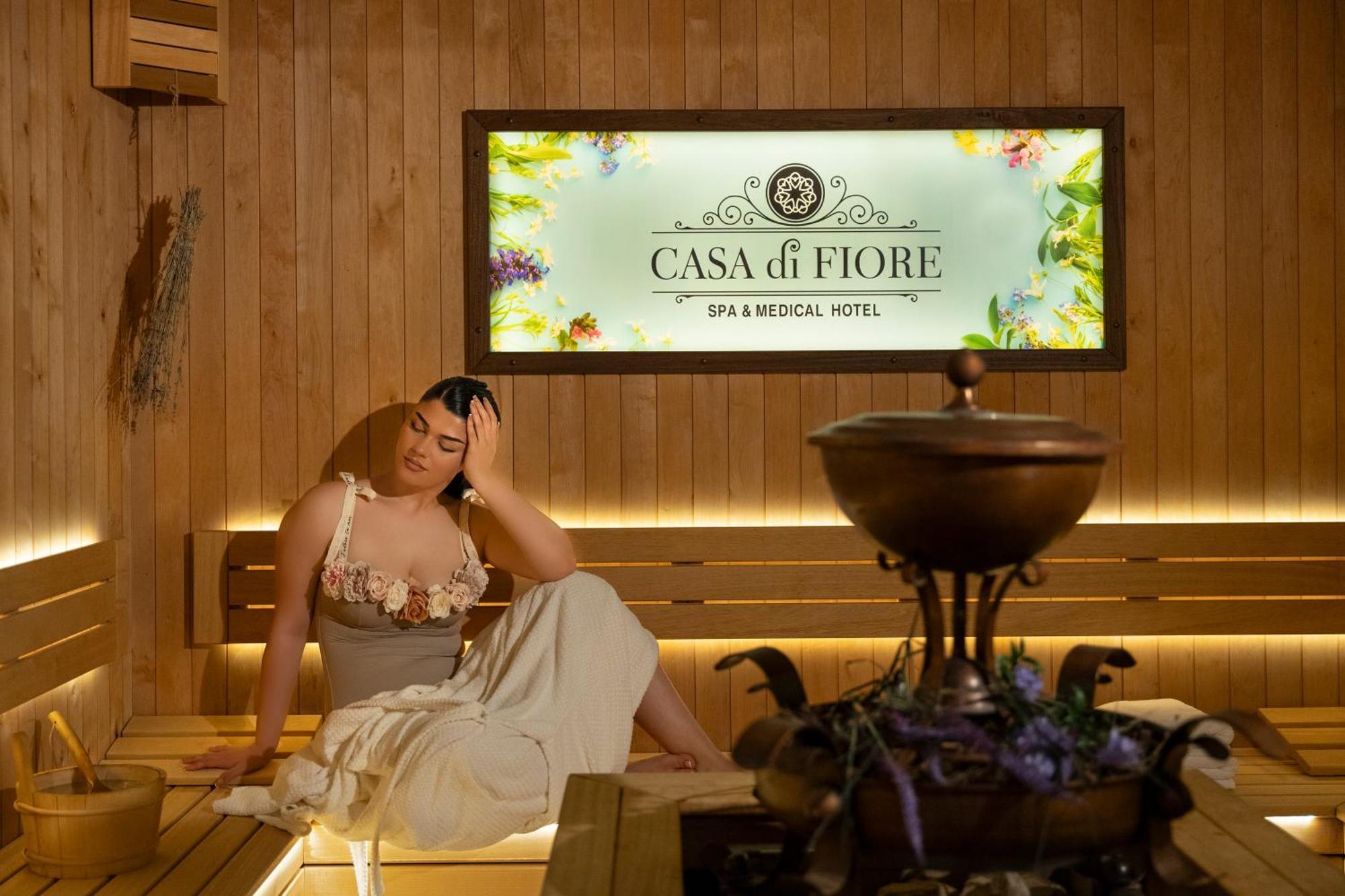 Casa Di Fiore Spa And Medical Hotel, Mineral Pools & Private Beach Kranevo Exterior foto A woman in a spa